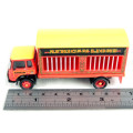 Hornby R7037 "Bartellos' Big Top Circus" Lions Truck  - 1:76 00 Scale
