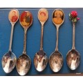 Royal Family - 5 Crested Teaspoons
