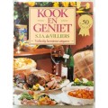 Kook en Geniet - S J A de Villiers - Hardeband - 1992 (50 Goue Jare) Volledig hersiene uitgawe