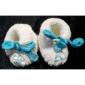 Crotched/Knitted item - White Booties with a bow