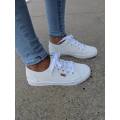 100% Original- Levi's Unisex Malibu Beach S Regular White Sneakers - Size UK/SA 4.5