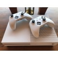 XBOX ONE S - w/ 2 Controllers - 500GB