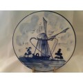 BEAUTIFUL HANDPAINTED WALL PORCELAIN PLATE, IN PERFECT CONDITION, PLEASE SEE BELOW - GOOD VALUE.