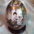SCARCE - VINTAGE CHINESE LARGE PORCELIAN HAND PAINTED EGG - VALUE R4000 - PLEASE READ BELOW.