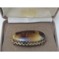 VINTAGE - STUNNING OLD BROOCH WITH TIGER EYE STONE - GREAT CONDITION - PLEASE READ BELOW.