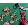 *Crazy R1 Auction* Mixed lot of costume jewellery