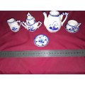 Delft Blue Handpainted Miniature Tea set EH 98-10385 as reflected in Pictures