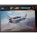Kitty Hawk 1/32 Texan T6 Harvard