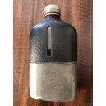 Vintage hip flask, pewter and glass - 100%