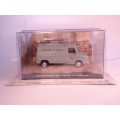 James Bond 007 - Leyland Sherpa Van with two figurines - The spy who loved me
