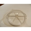 Vintage Round Tupperware Plastic Party 6x segment server/saver with lid and handle.