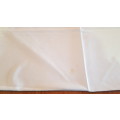 Rectangular White Damask Table Cloth, hemme