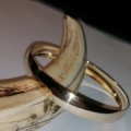 9CT SOLID GOLD BANGLE - VERY GOOD CONDITION - HALLMARKED - FREE SHIPPING