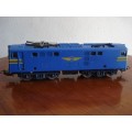 LIMA HO SCALE BLUE TRAIN AND 2 COACHES