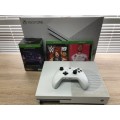 XBOX ONE S 500GB Console Bundle Boxed In Great Condition!