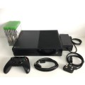 Xbox One 500 GB Console With Wireless V2 Controller And 7 Game Titles Great Condition!