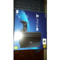 PS4 PRO 1TB + 1 CONTROLLER