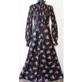 c1970's Vintage Miss Mod Black Floral Patterned Cotton Full Length Dress - Size 30/32 (Chest 78cm)