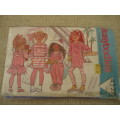 BUTTERICK PATTERN 4527 GIRLS DUNGAREES, JUMPER, TOP, SKIRT & LEGGINGS SIZE 1 + 2 + 3 YEARS COMPLETE