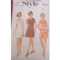 VINTAGE STYLE 2645 DRESS WITH LOWERED NECKLINE SIZE 14BUST 36' COMPLETE