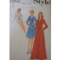 VINTAGE STYLE 4922 ROBE IN 3 LENGTHS SIZE LARGE 16 - 18 COMPLETE-UNCUT-F/FOLDED