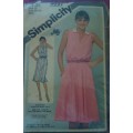 SIMPLICITY 9897  PULLOVER DRESS SIZE 12 BUST 87 CM COMPLETE-UNCUT-F/FOLDED