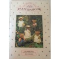 THE BRAMBLY HEDGE PATTERN BOOK - JILL BARKEN - 68 PAGE HARD COVER BOOK