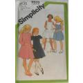 SIMPLICITY 9935 GIRLS DRESS SIZE 10 YEARS BREAST 73 CM- COMPLETE-UNCUT-F/FOLDED