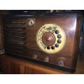 Wooden Midwest - Shortwave In Megacycles - Valve Radio (WORKING)
