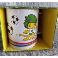 2010 FIFA World Cup mascot mug in box