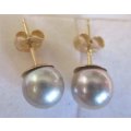 14 ct Solid Gold and Genuine Cultured Pearls Stud/  Earrings