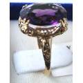 Stunning 9ct Gold and Amethyst Ring