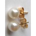 14 ct Yellow Gold and Genuine Cultured Pearls Earrings