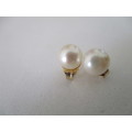 14ct Gold and Genuine Cultured Pearls Earrings