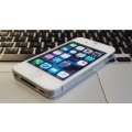 iPhone 4s 8GB White - Golden Oldie {Good Condition}