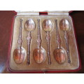 A BOXED SET OF 6 SILVER-GILT ANOINTING SPOONS