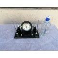 DESK PEN HOLDER AND CLOCK MADE FROM RESIN 2 PENS INCLUDED - AS NEW - 27CM X 11CM - AMAZING