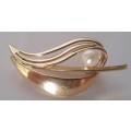 A vintage gold-plated brooch with genuine pearl in old box.  *R1 bid!!!*