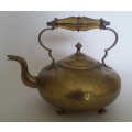 Antique Solid Brass Shallow-Shaped Toddy Kettle With Glass Handle. H: 22,5 cm.