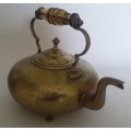 Antique Solid Brass Shallow-Shaped Toddy Kettle With Glass Handle. H: 22,5 cm.