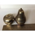 Metal Apple and Pear Salt and Pepper set