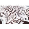 Lovely vintage crocheted doily - 55cm across