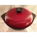 Lovely Cookwell nr.8 cast iron pot with red lid