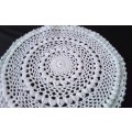 Stunning white crocheted doily - about 25cms across