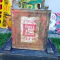 Well used SHELL 2 Gallon Oil Can!