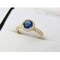 Beautiful! 9ct Gold Ring with Sparkling Blue- and Clear Zirconia Stones