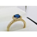 Beautiful! 9ct Gold Ring with Sparkling Blue- and Clear Zirconia Stones