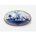 A Lovely Vintage Delft Broach in Sterling Silver.