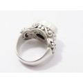 A Gorgeous Filigree Onyx Ring in Sterling Silver.