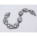 A Lovely Candida Style Bracelet in Sterling Silver